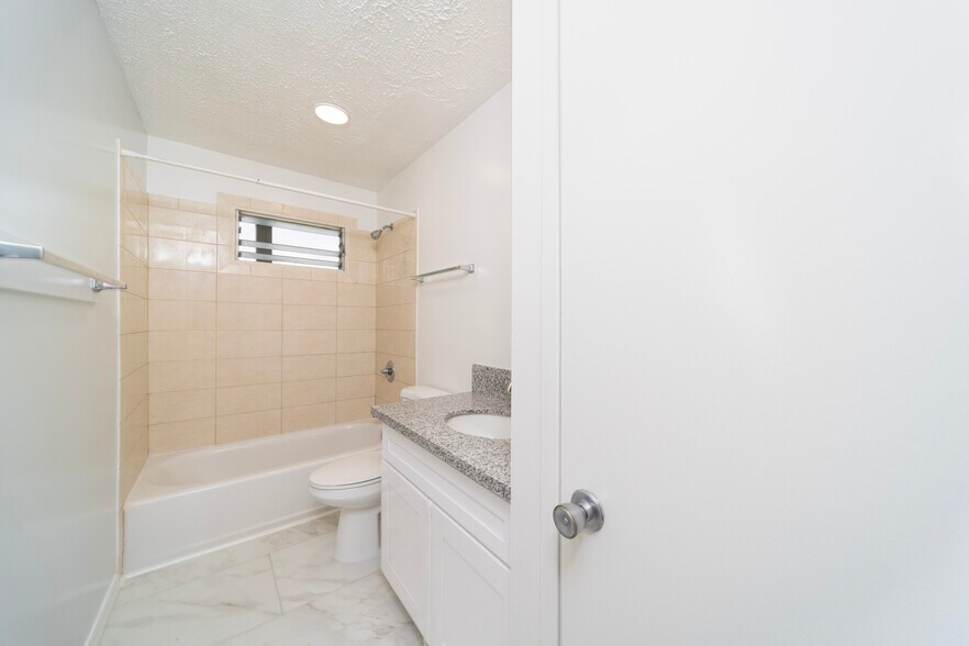230 Kapiolani St, Hilo, HI à vendre - Photo intérieure – Image 3 sur 15