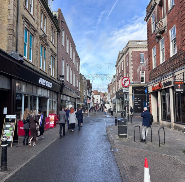 141-142 High St, Winchester à louer - Photo de l’immeuble – Image 3 sur 3