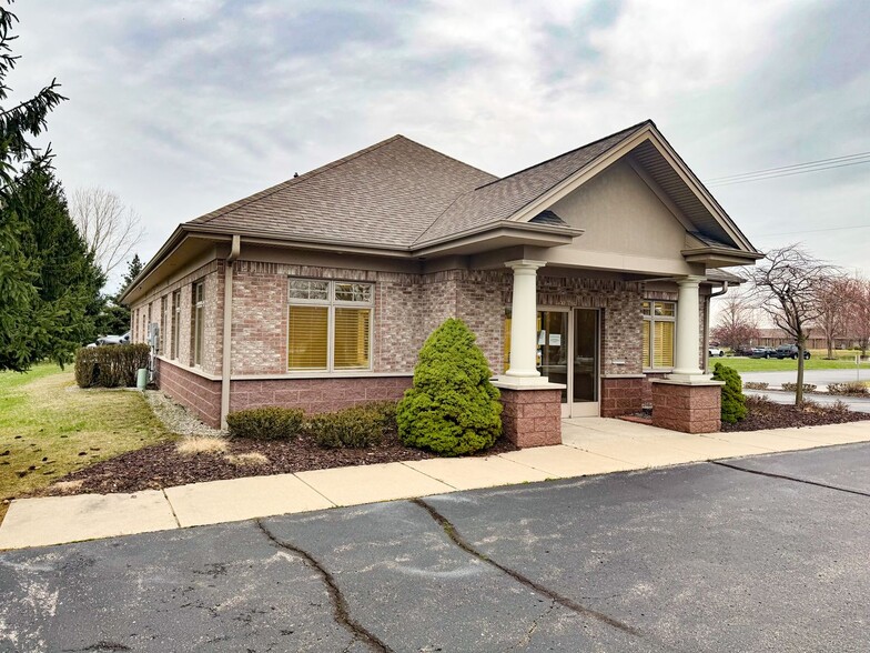 700 W Randall St, Coopersville, MI à vendre - Photo de l’immeuble – Image 3 sur 13