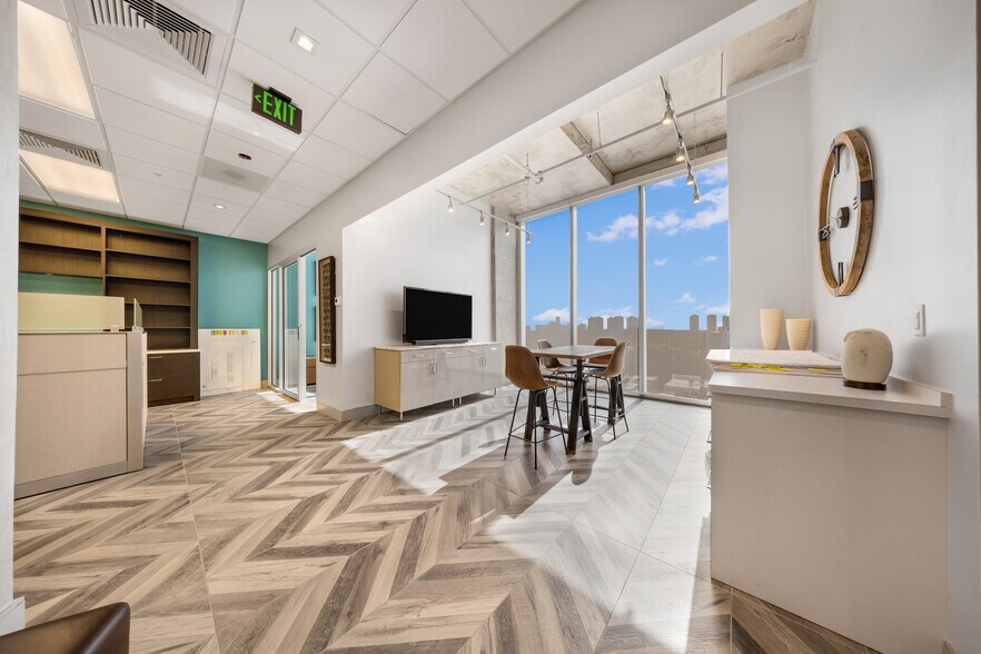 2980 NE 207th St, Aventura, FL à louer - Photo intérieure – Image 3 sur 91