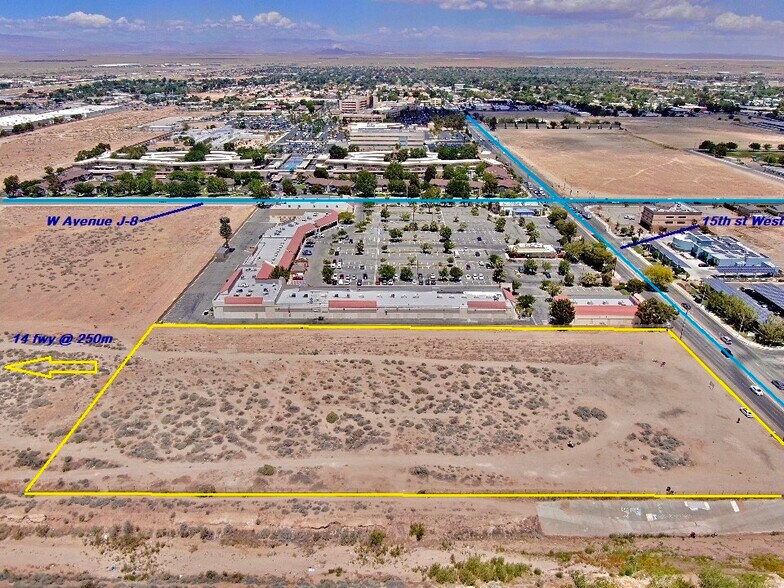 15th St W Avenue J10, Lancaster, CA à vendre - Photo de l’immeuble – Image 2 sur 8
