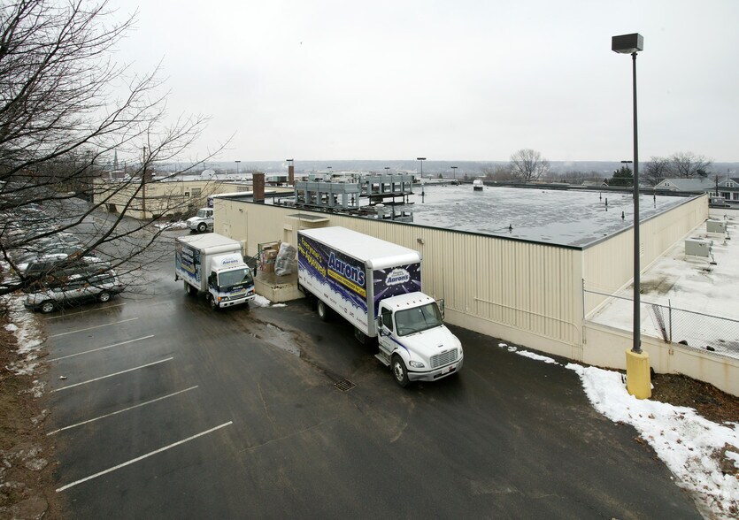 209-235 South St, Holyoke, MA à louer - Photo de l’immeuble – Image 2 sur 12
