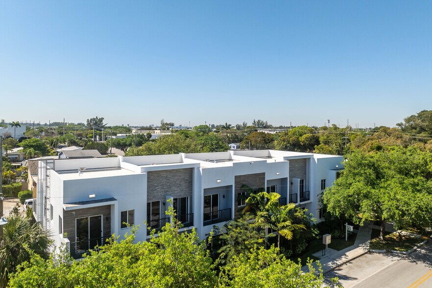 1421 SW 24th Ct, Fort Lauderdale, FL à vendre - Vidéo aérienne – Image 2 sur 5