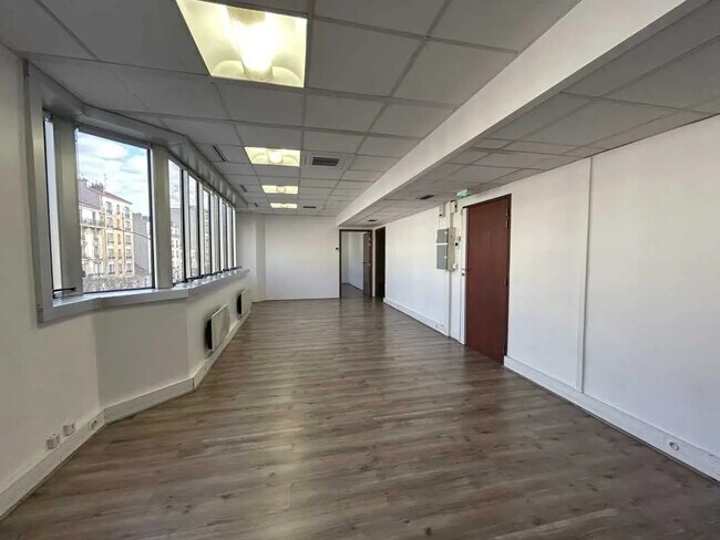 Plus de détails pour Bureau à louer