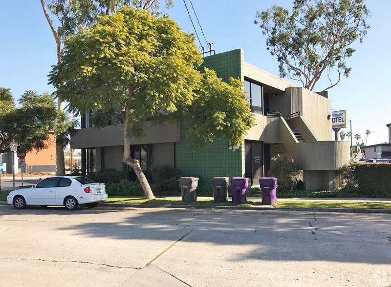 4400-4404 E Pacific Coast Hwy, Long Beach, CA à louer - Photo principale – Image 1 sur 4