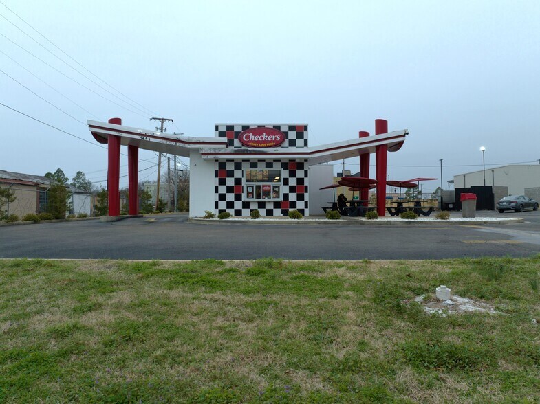 509 S Gloster St, Tupelo, MS à vendre - Photo principale – Image 1 sur 1