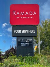 805 Brookdale Ave, Cornwall, ON à louer Photo de l’immeuble– Image 2 sur 3