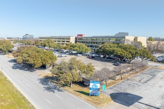 8700 N Stemmons Fwy, Dallas, TX - Vue aérienne  vue de carte