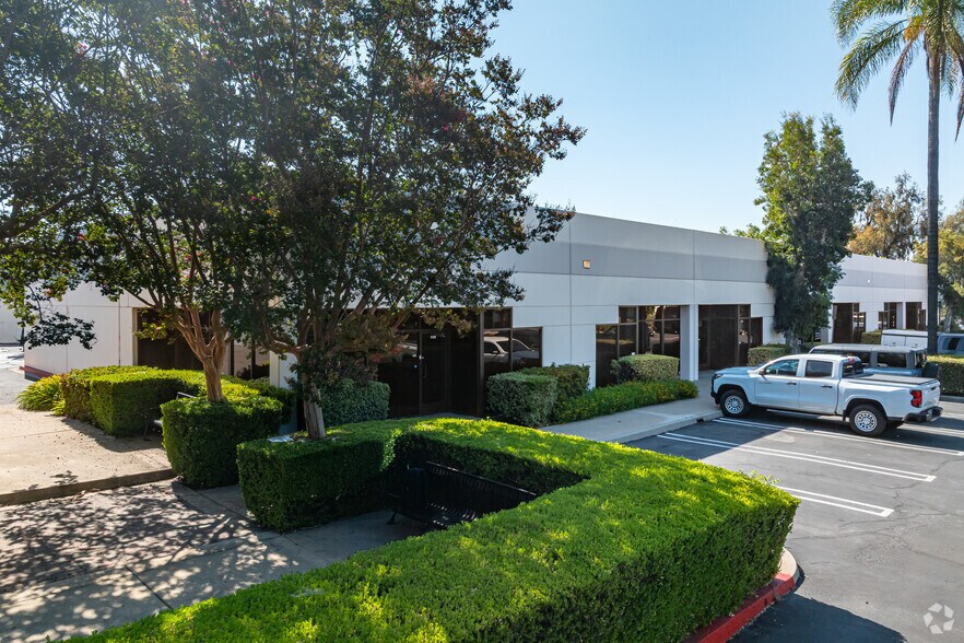 9037 Arrow Route, Rancho Cucamonga, CA à vendre - Photo principale – Image 1 sur 4