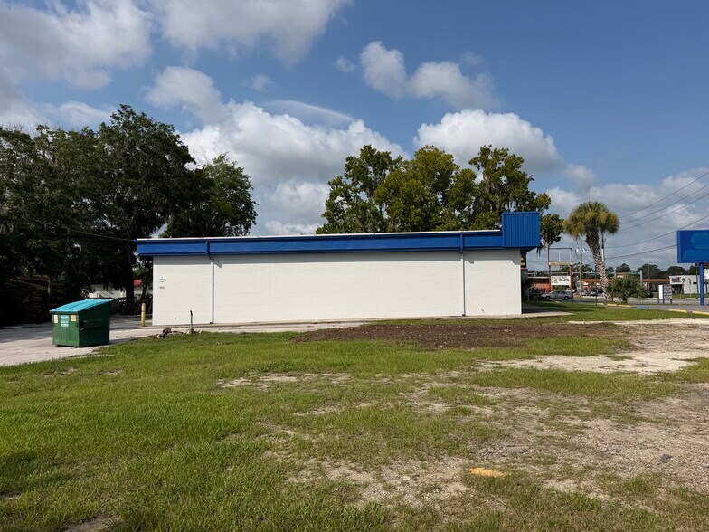 5920 SE Hames Rd, Belleview, FL à louer - Photo de l’immeuble – Image 3 sur 16