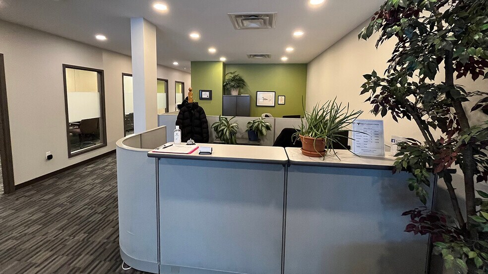 1465A Pembina Hwy, Winnipeg, MB à louer - Photo de l’immeuble – Image 2 sur 8