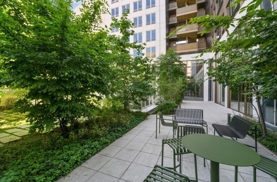 168 Avenue Charles De Gaulle, Neuilly-sur-Seine à louer - Photo de l’immeuble – Image 3 sur 9