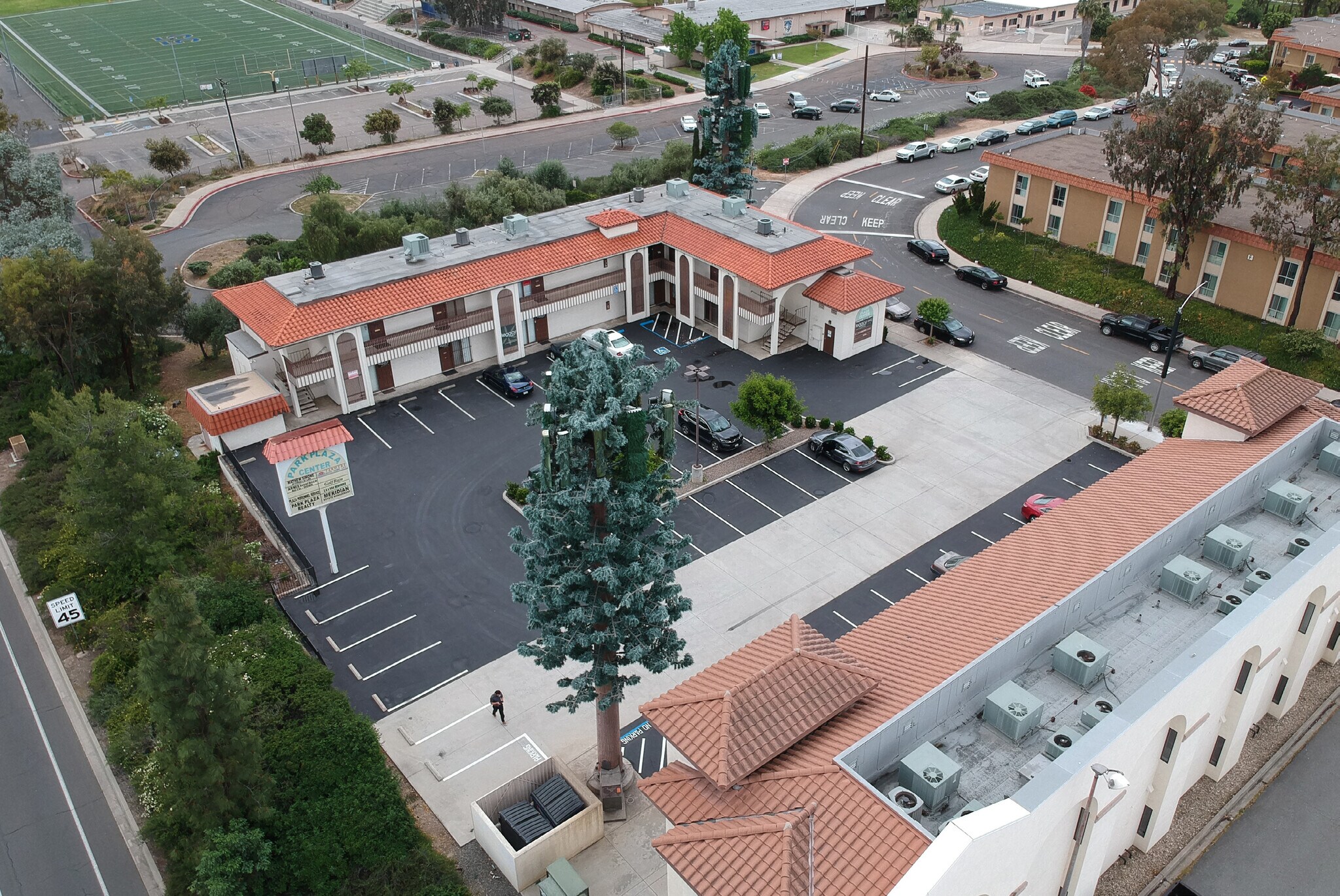 9019-9029 Park Plaza Dr, La Mesa, CA à louer Photo de l’immeuble– Image 1 sur 4