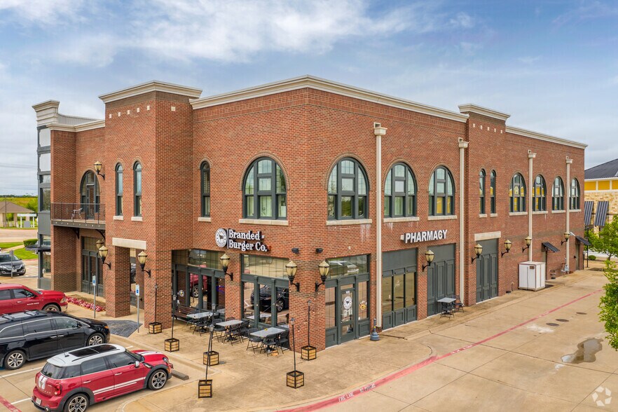 1831 E Broad St, Mansfield, TX à louer - Photo principale – Image 1 sur 5