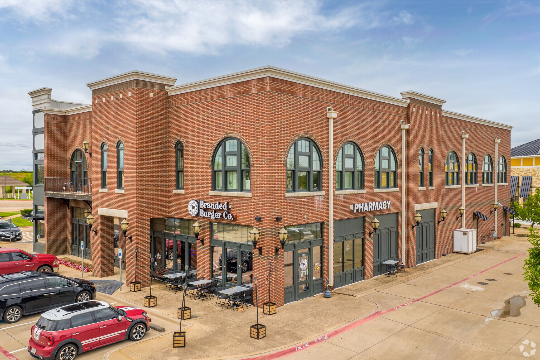 1831 E Broad St, Mansfield, TX à louer Photo principale– Image 1 sur 6