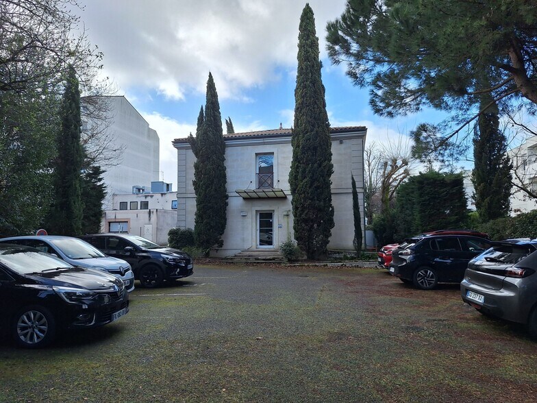 Bureau dans Bordeaux à vendre - Photo de l’immeuble – Image 2 sur 15