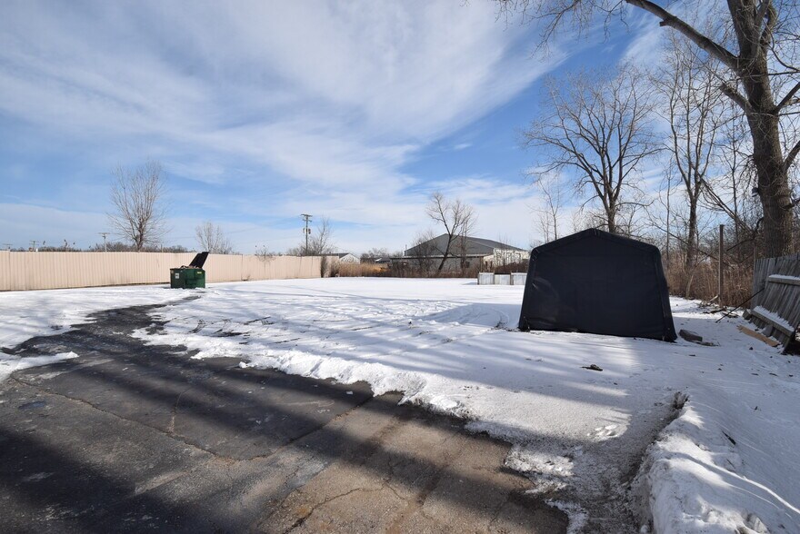 6105 King Rd, Marine City, MI à vendre - Photo de l’immeuble – Image 2 sur 19