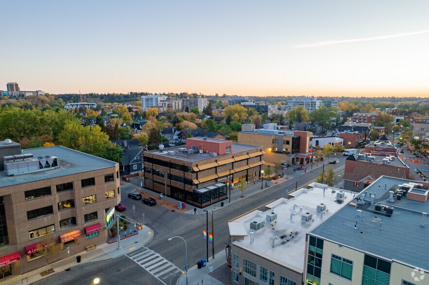 1220 Kensington Rd NW, Calgary, AB à louer - Aérien – Image 2 sur 5