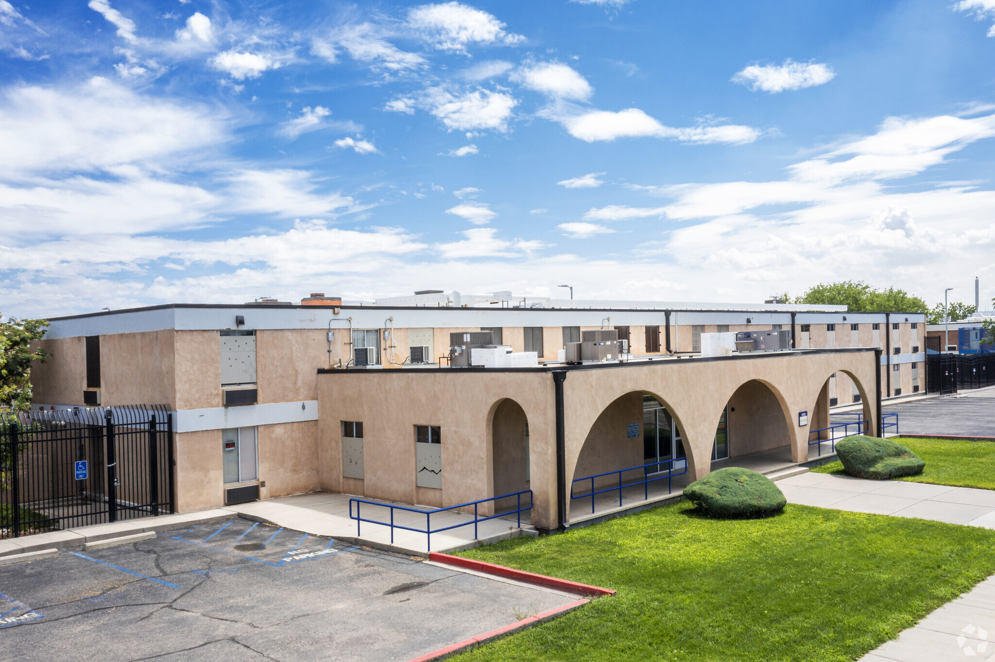 Sequoia Rd portefeuille de 2 biens à vendre sur LoopNet.fr Photo de l’immeuble– Image 1 sur 14
