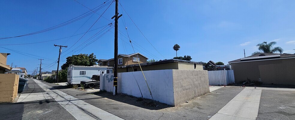 14931 Adams St, Midway City, CA à vendre - Photo de l’immeuble – Image 1 sur 3