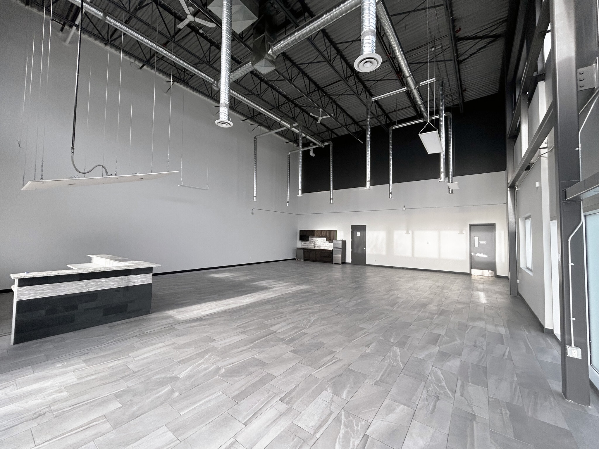 15350 111 Ave NW, Edmonton, AB à louer Photo intérieure– Image 1 sur 3