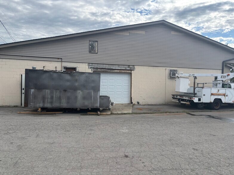 65 New Shackle Island Rd, Hendersonville, TN à louer - Photo de l’immeuble – Image 3 sur 15