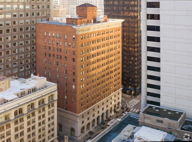 351 California St, San Francisco, CA à louer - Photo de l’immeuble – Image 2 sur 7