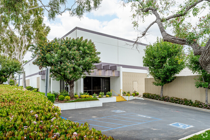 502 W Covina Blvd, San Dimas, CA à louer - Photo de l’immeuble – Image 2 sur 6