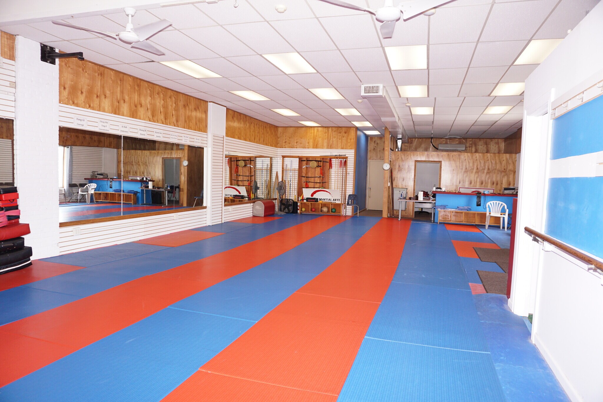 379 Shippan Ave, Stamford, CT à louer Photo de l’immeuble– Image 1 sur 8