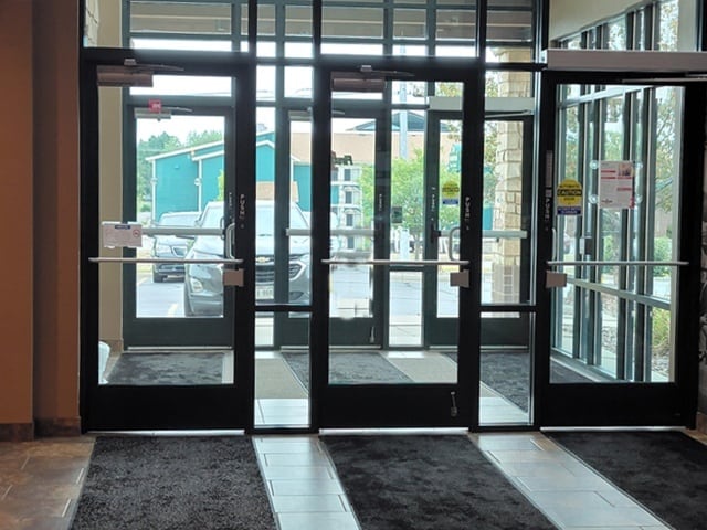 1700 N Central Ave, Marshfield, WI à louer - Hall d’entrée – Image 2 sur 10