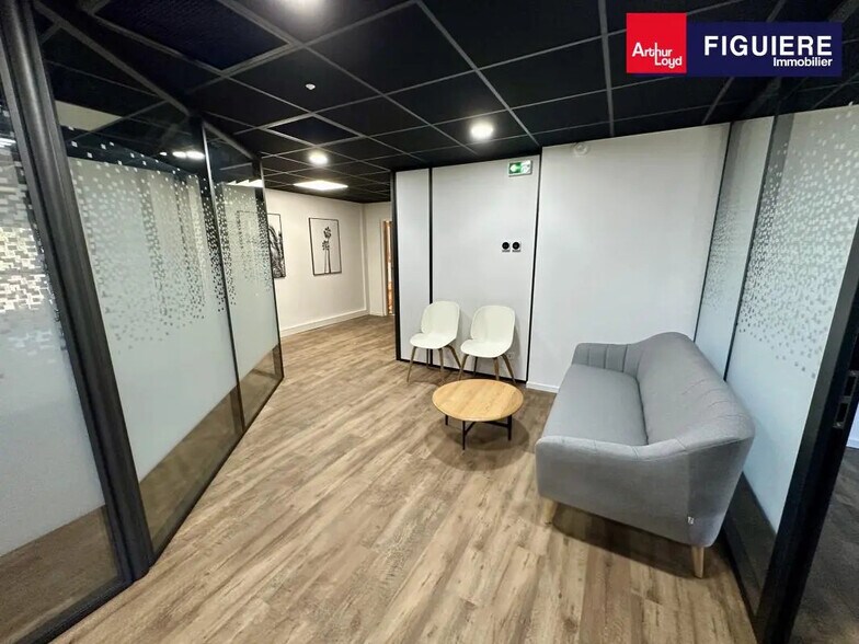 496 Avenue Henri Mauriat, Aix-en-Provence à louer - Photo de l’immeuble – Image 3 sur 18