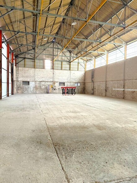 Industriel/Logistique dans Manosque à vendre - Photo de l’immeuble – Image 3 sur 8