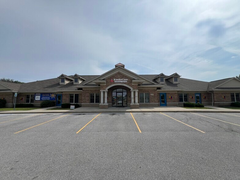 62 Capital Dr, Warsaw, IN à louer - Photo de l’immeuble – Image 1 sur 14