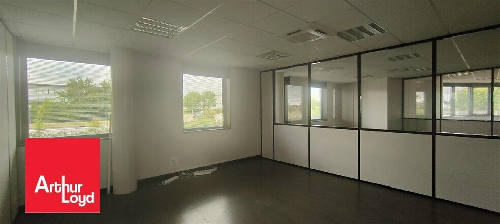 Bureau dans Chartres à louer - Photo de l’immeuble – Image 2 sur 6