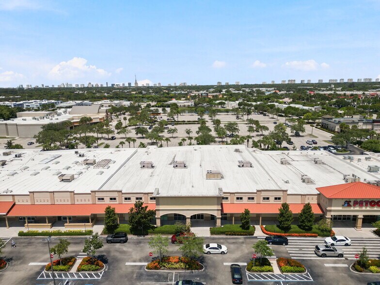6424 Naples Blvd, Naples, FL à louer - Photo de l’immeuble – Image 3 sur 7