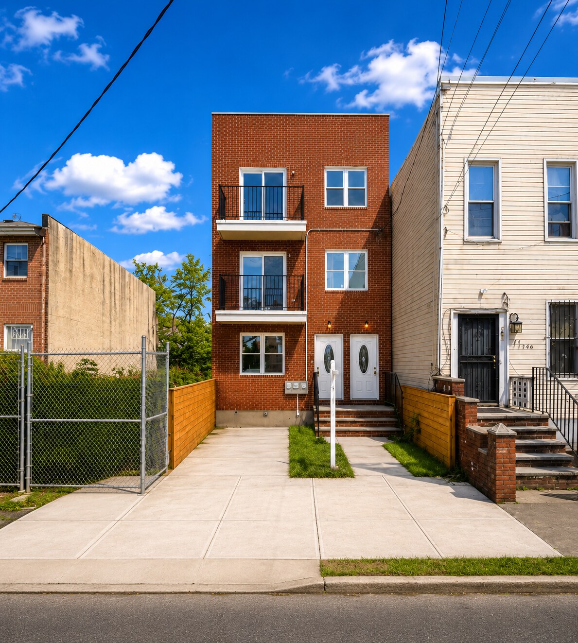 1116 Blake ave, Brooklyn, NY à vendre Photo de l’immeuble– Image 1 sur 10