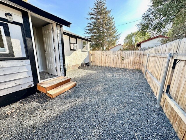 415 S 11th E, Mountain Home, ID à vendre - Photo de l’immeuble – Image 2 sur 25
