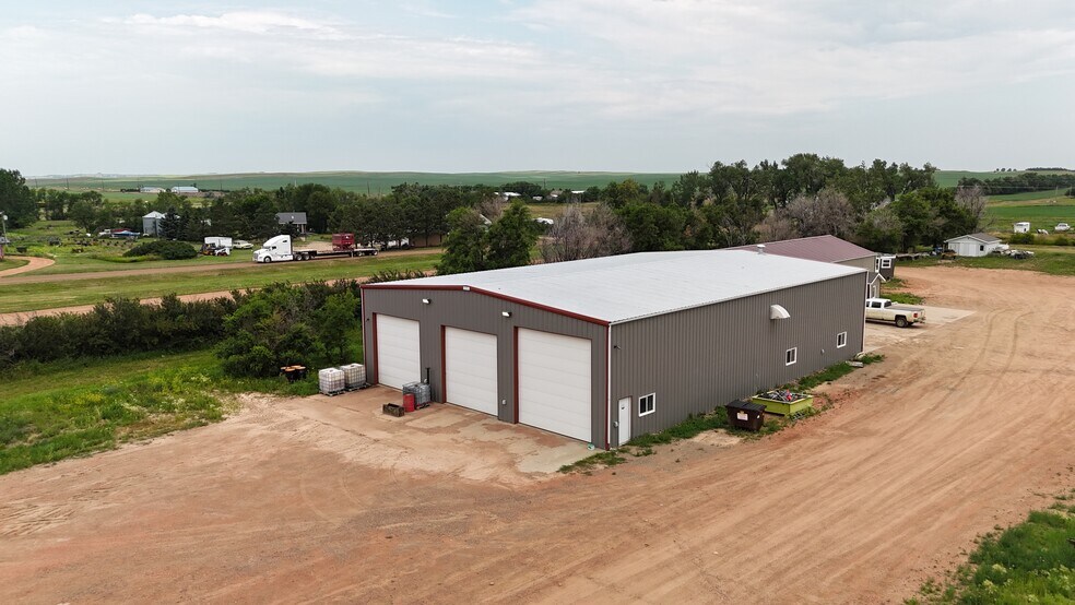 2788 138th Ave NW, Alexander, ND à louer - Photo de l’immeuble – Image 3 sur 12
