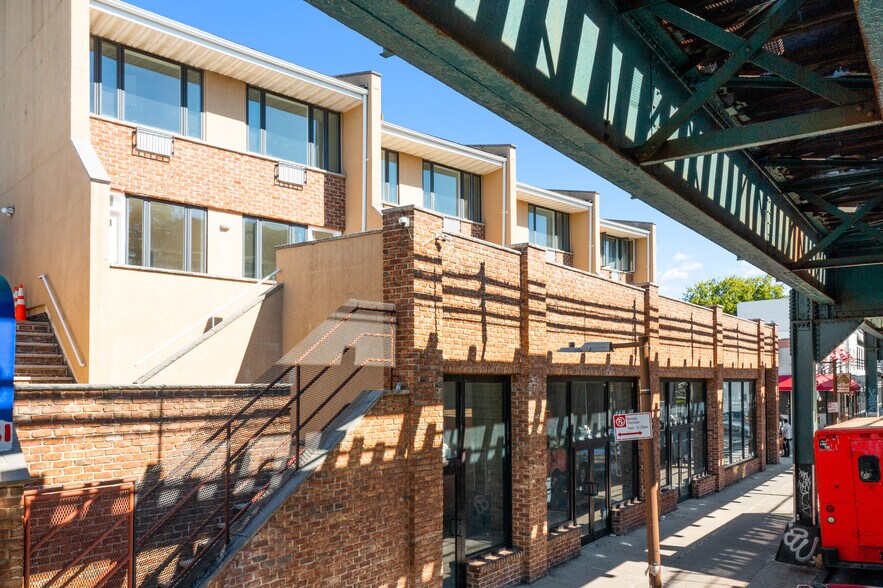 3025 Fulton St, Brooklyn, NY à louer - Photo principale – Image 2 sur 6