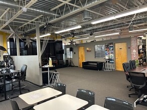 285 Broadhollow Rd, Farmingdale, NY à louer Photo intérieure– Image 1 sur 4