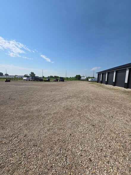 1131 Indus St, Fairmont, MN à vendre - Photo de l’immeuble – Image 3 sur 17