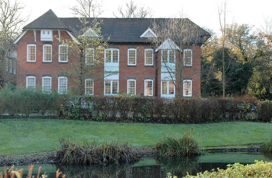 Mill Ln, Chilworth à louer - Photo principale – Image 1 sur 3