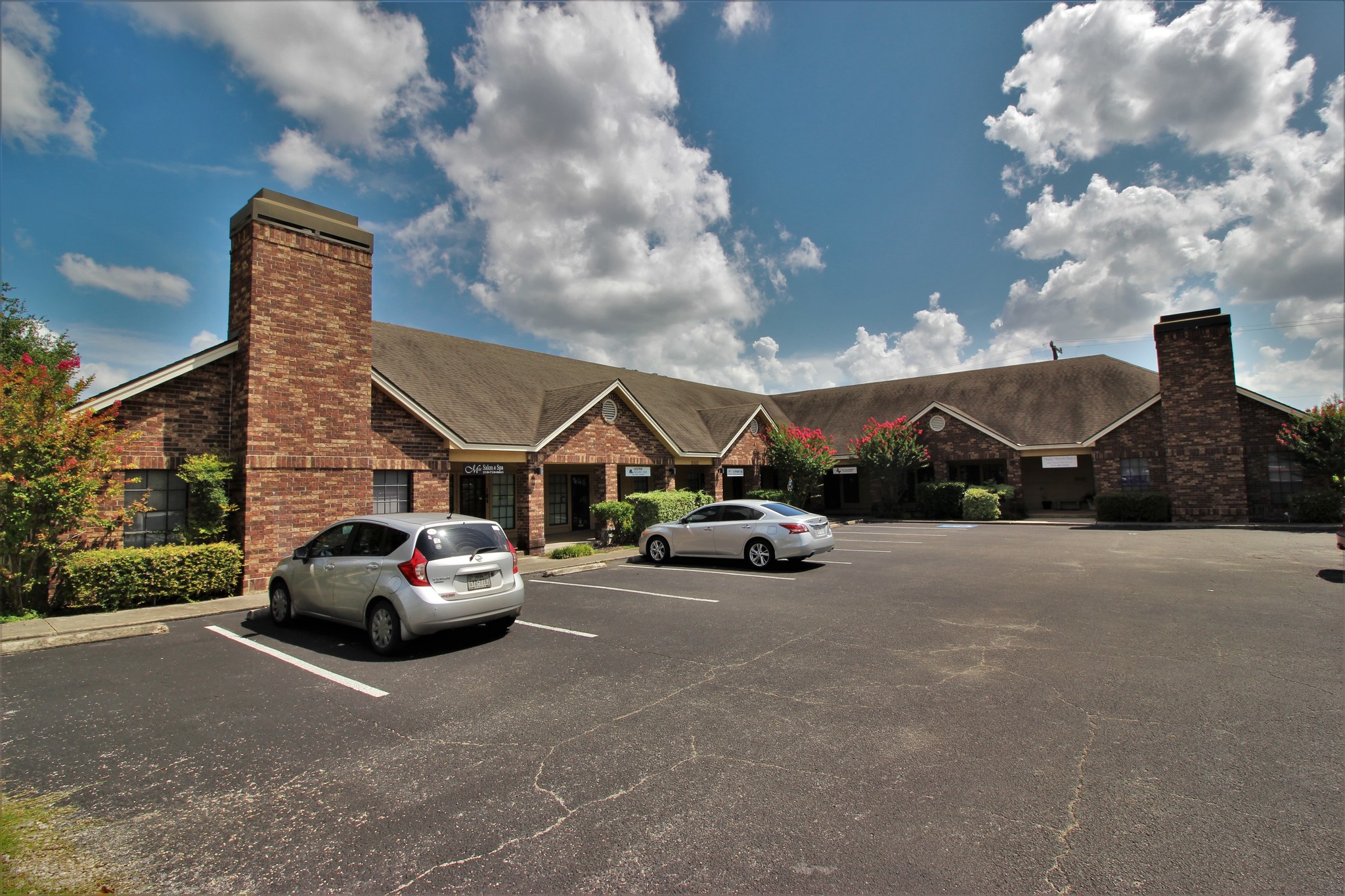 15102 Jones Maltsberger Rd, San Antonio, TX à louer Photo de l’immeuble– Image 1 sur 10