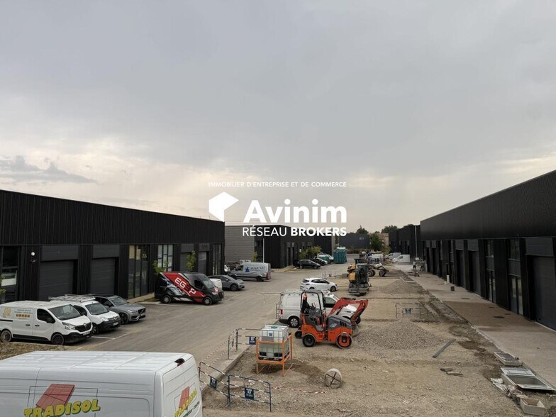 Local d'activités dans Trevoux à vendre - Photo de l’immeuble – Image 2 sur 6