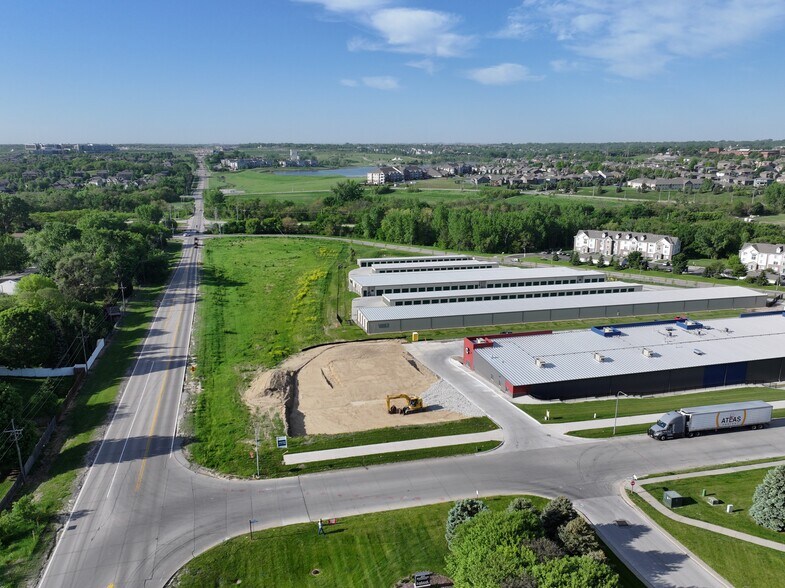 19205 Grant Ave, Elkhorn, NE à louer - Photo de l’immeuble – Image 2 sur 7