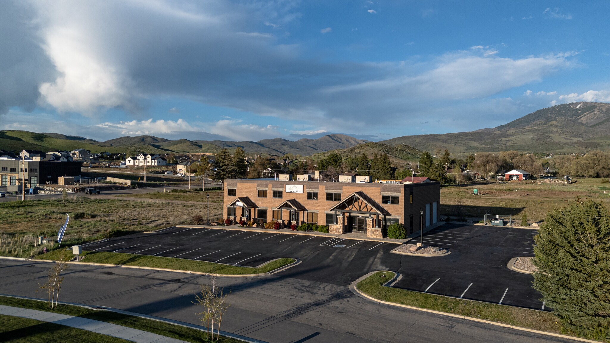 4883 W Old Highway Rd, Mountain Green, UT à vendre Photo principale– Image 1 sur 3