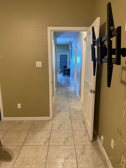 8Unit Income Producing Duplex Portfolio portefeuille de 4 biens à vendre sur LoopNet.fr - Photo de l’immeuble – Image 2 sur 9