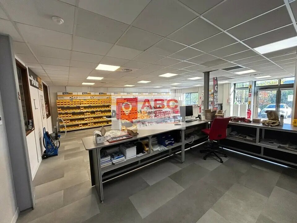 Local d’activités dans Montpellier à louer Photo de l’immeuble– Image 1 sur 6