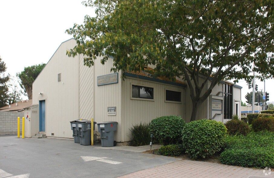 10012 N Foothill Blvd, Cupertino, CA à vendre - Photo de l’immeuble – Image 3 sur 3