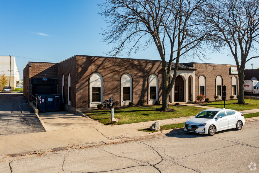 187-191 Stanley St, Elk Grove Village, IL à louer - Photo de l’immeuble – Image 3 sur 5
